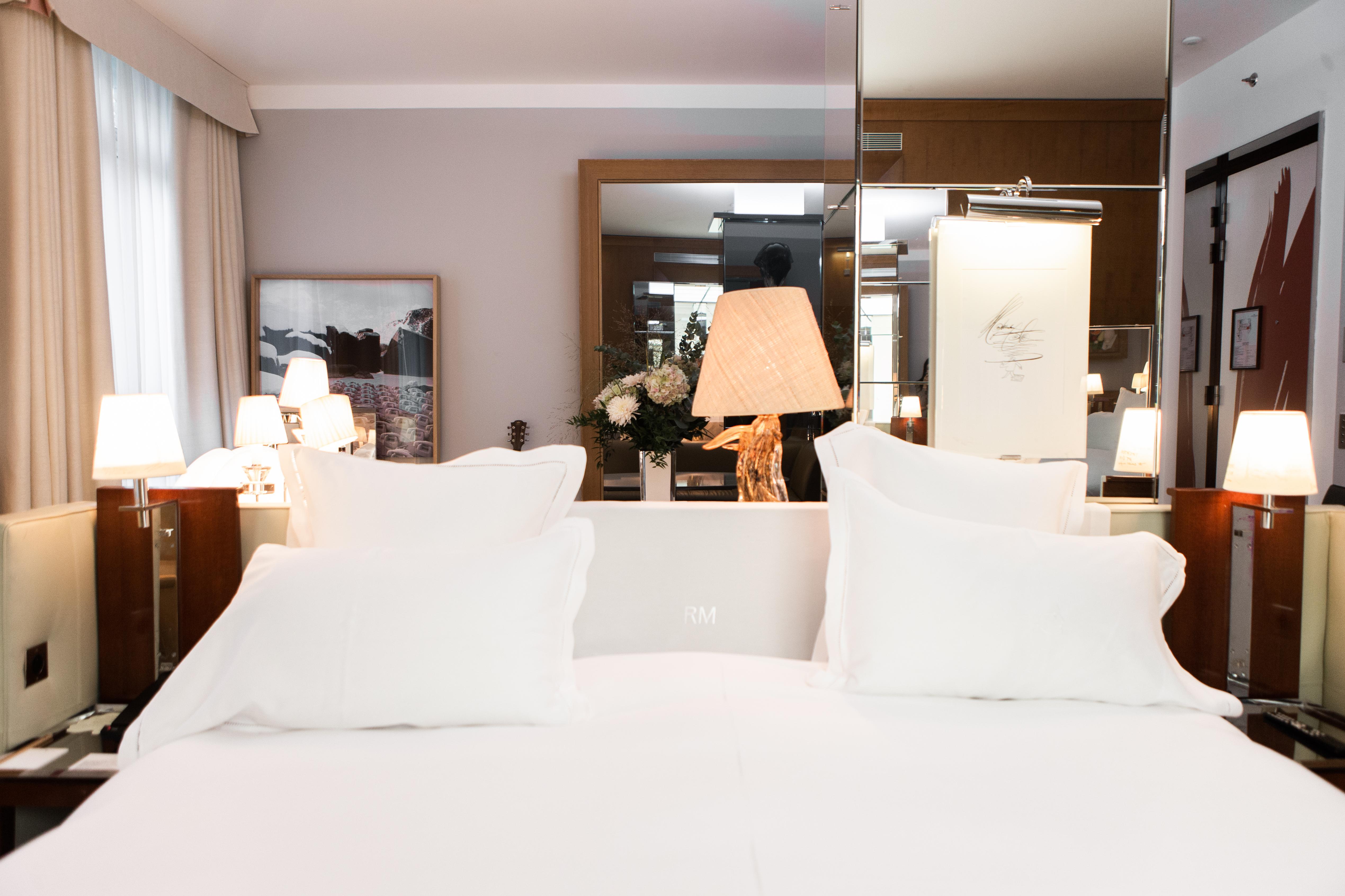 Hotel Le Royal Monceau Raffles Paris Exterior photo