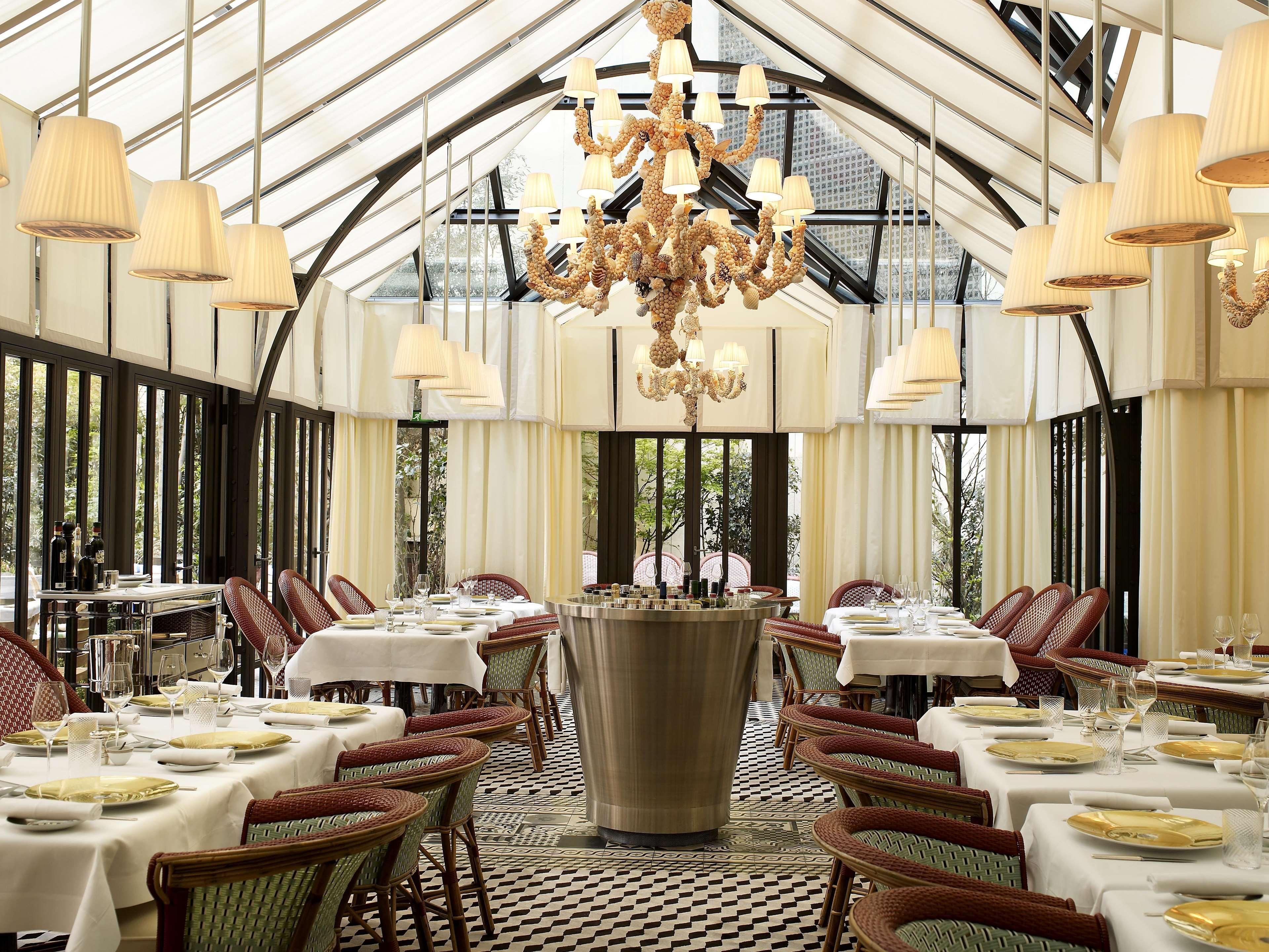 Hotel Le Royal Monceau Raffles Paris Exterior photo