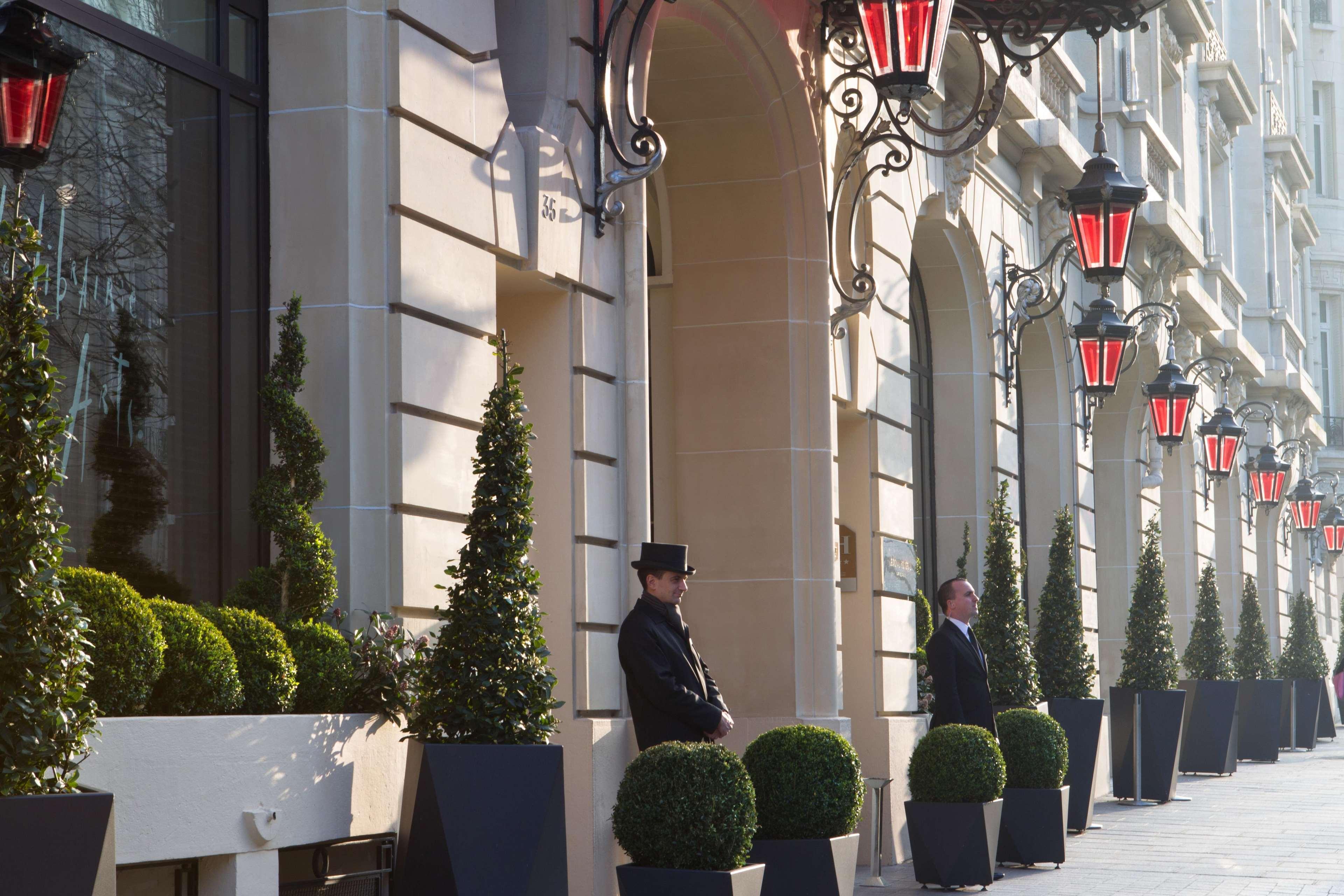 Hotel Le Royal Monceau Raffles Paris Exterior photo