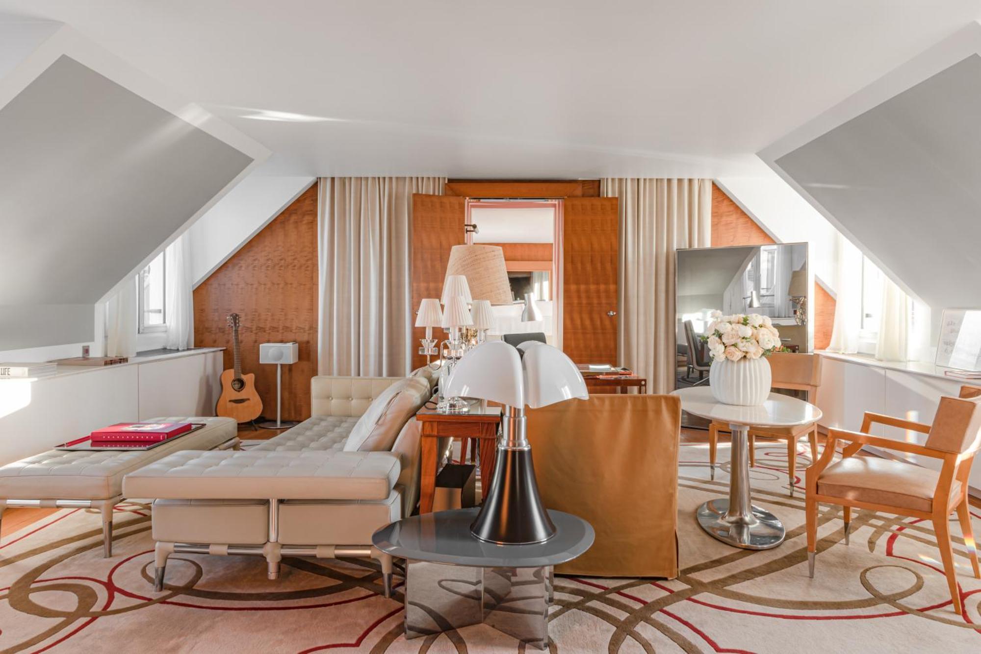 Hotel Le Royal Monceau Raffles Paris Exterior photo