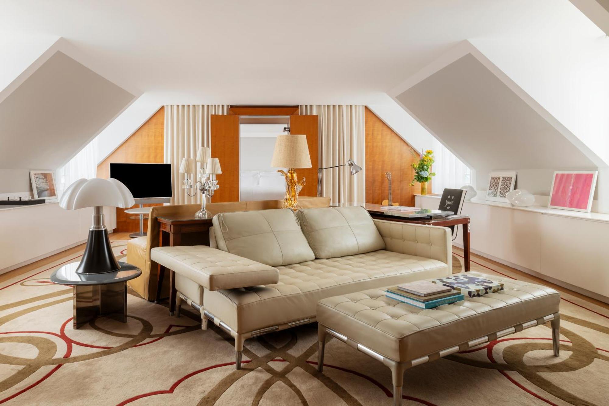 Hotel Le Royal Monceau Raffles Paris Exterior photo
