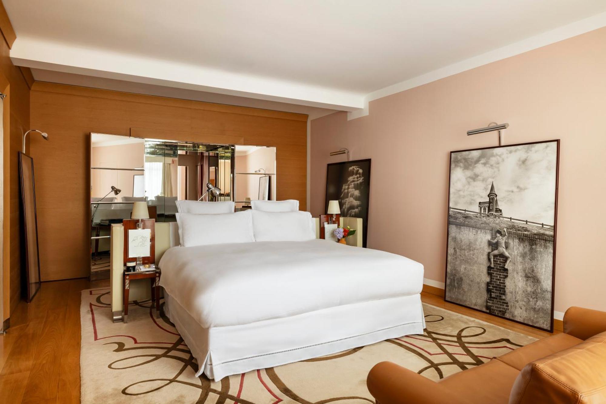 Hotel Le Royal Monceau Raffles Paris Exterior photo