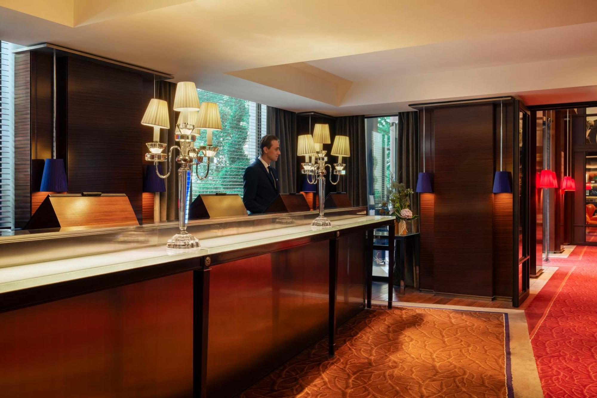 Hotel Le Royal Monceau Raffles Paris Exterior photo